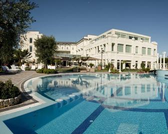 達文西大酒店 - 切塞納蒂科 - 切塞納蒂科 - 游泳池