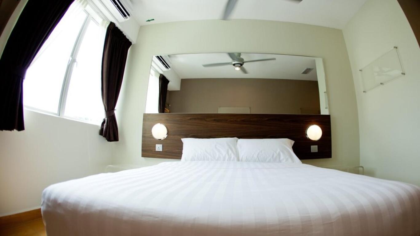 Tropical Hotel Kota Damansara