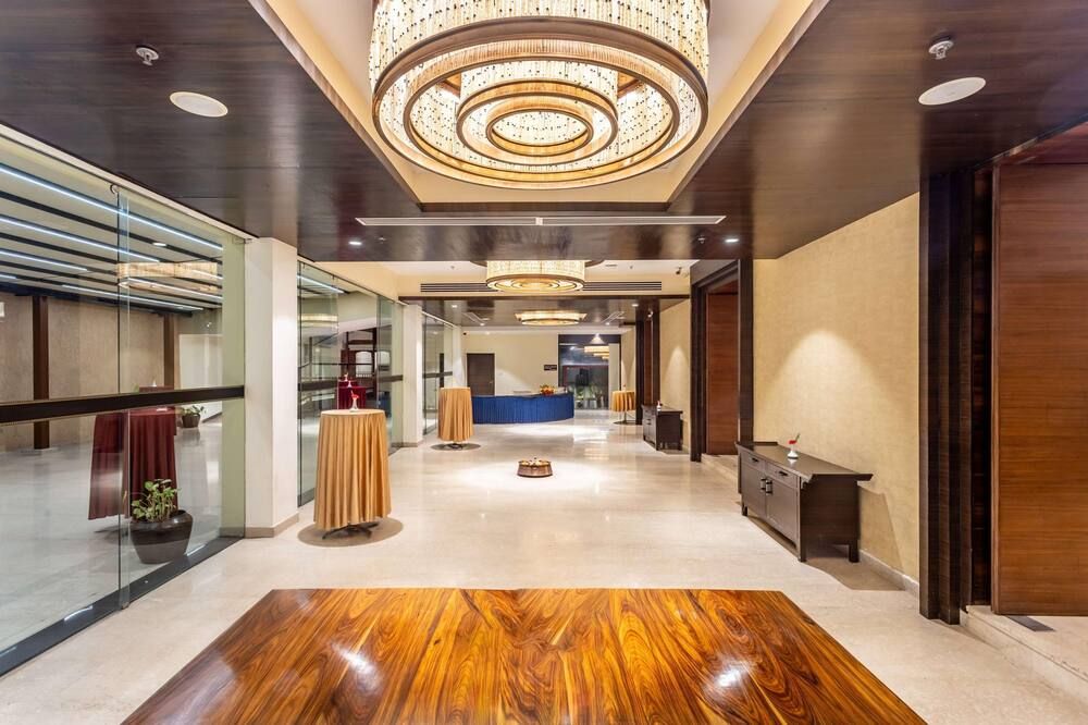 Ramada by Wyndham Kathmandu Dhumbarahi - Kathmandu - Lobi