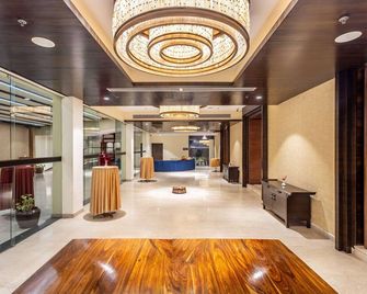 Ramada by Wyndham Kathmandu Dhumbarahi - Katmandu - Lobby