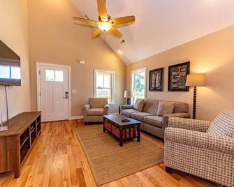 Outer Banks Family Fun Cottage! - Powells Point - Sala de estar