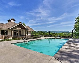 Cozy Cades Cove Condo with Community Pool - Townsend - Pool