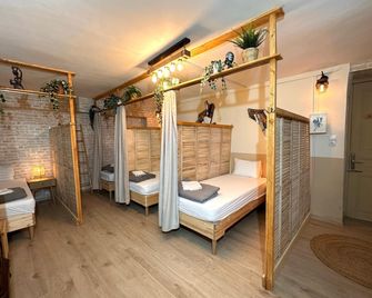 Baloo Hostel - Aten
