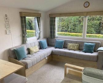 Nala Lodge - Knaresborough - Living room