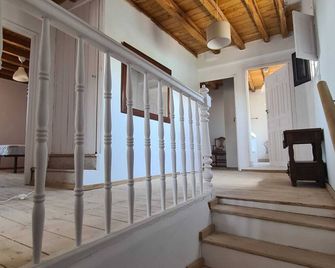 Family house with views of the Linares reservoir - Maderuelo - Escaleras