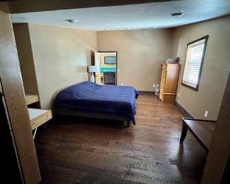 Spacious New Listing Centrally Located to Explore Glacier Park - East Glacier Park - Chambre