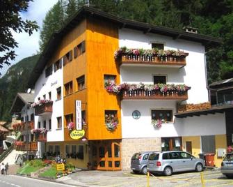 Hotel Oswald - Canazei - Edificio