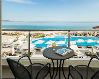 Hotel Blue Dream Palace Tripiti Resort - Limenaria - Balcon