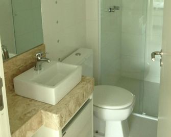 Atalanta I - Bombinhas - Baño