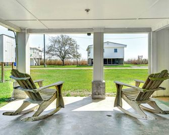 1 Mi to Cypremort Point Waterfront Gem with Dock! - Franklin - Patio