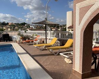 Lomas de la Juliana Algorfa Alicante(South)Luxury 4 bed,3 Bath,Private Pool,BBQ - 알모라디 - 수영장