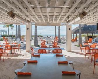 Sirata Beach Resort St Pete Beach - סנט פיט ביץ' - מסעדה