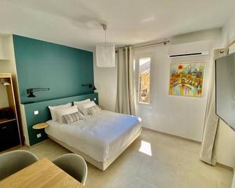 Le Pont Junior Luxury Suite With Private Jacuzzi - Martignargues