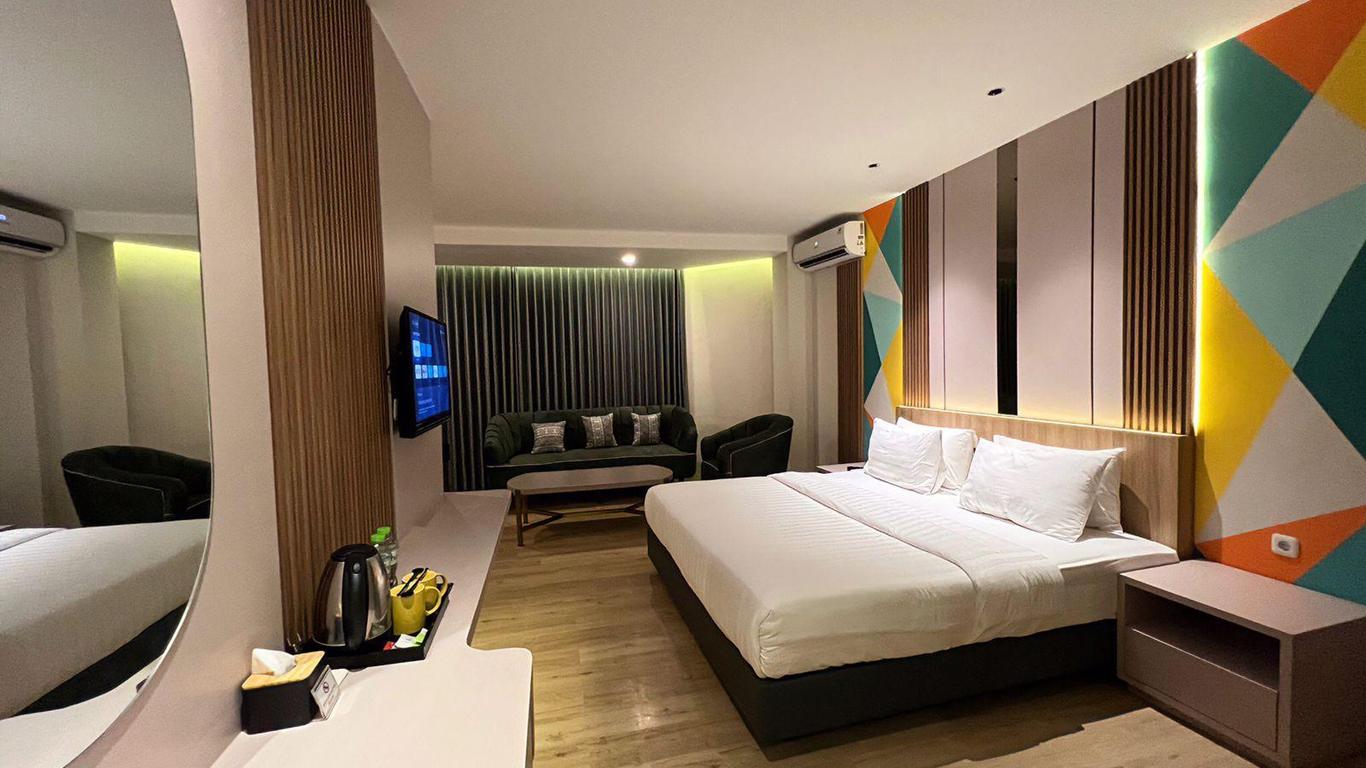 Alexander Hotel Tegal