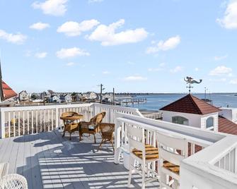 Tavern On The Bay Resort - Bugsy Siegel Suite - Somers Point - Balcony
