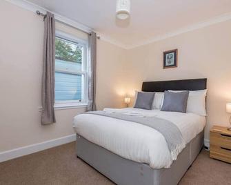 Achaniar Cottage - St. Andrews - Bedroom