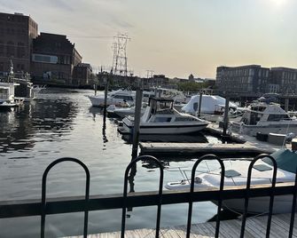 Yacht Stay Providence Marina - Providence