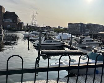 Yacht Stay Providence Marina - Providence