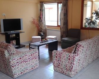 Hosteria Les Eclaireurs - אושואיה - סלון