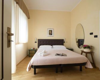 Hotel Milano - Cesenatico - Slaapkamer