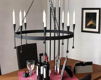 RefuKium alte Kutscherei - Weißenburg in Bayern - Dining room