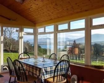 Sugarbush - Allihies - Dining room
