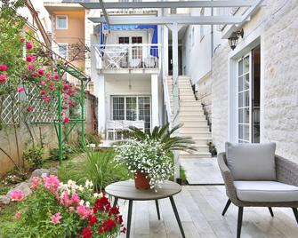 Marinero Apartments - Будва - Патіо