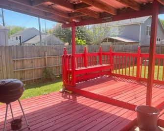 Cozy family home in Pasadena Tx - Pasadena - Balcón