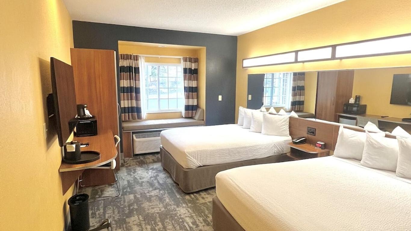 Microtel Inn & Suites by Wyndham Chili/Rochester Airport