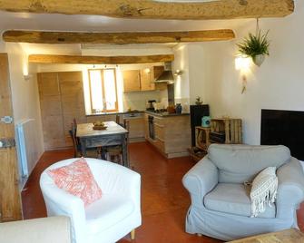 Grande maison de village 200 m2 calme tout confort - Greolieres - Salon