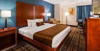 Best Western Plus Richmond Airport Hotel - Sandston - Bedroom
