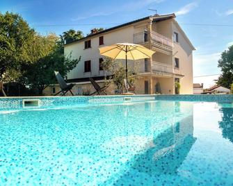 Apartments with Pool Villa Fjord - Rovigno - Piscina