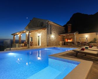 New! Stone House In Quiet Location, Heated Pool + Sea Views, Ideal For Familys - Zivogosce - Pool
