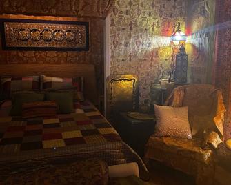 An Indiana Jones Inspired Spectacular Adventure Movie Suite! - Chickamauga - Lounge