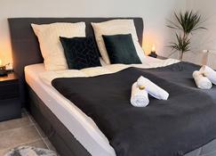 Lux Business Apartments - Weil am Rhein - Schlafzimmer