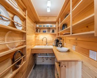 Private beach house overlooking Englishman Bay - Machias - Cocina