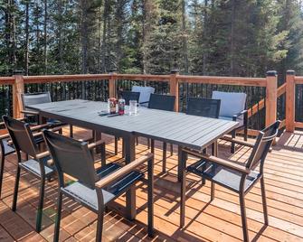 The Singing Salmon of Bonaventure - A wild escape - Bonaventure - Balcony