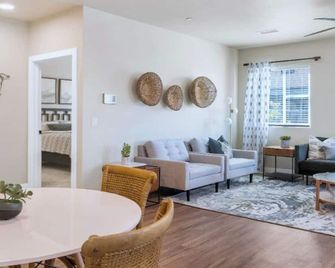 Phoenix Goodyear Apartments by Landing - Goodyear - Sala de estar