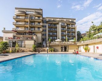 Hotel Villa Portofino Kigali - Kigali - Zwembad