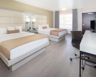 Ramada by Wyndham Burbank Airport - ברבנק - חדר שינה