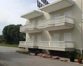 Hotel Akrogiali - Korinos - Edificio