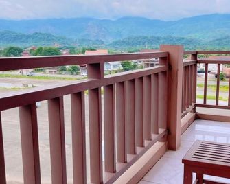 Vangvieng Sisavang Mountain View Hotel - Vang Vieng - Balkon