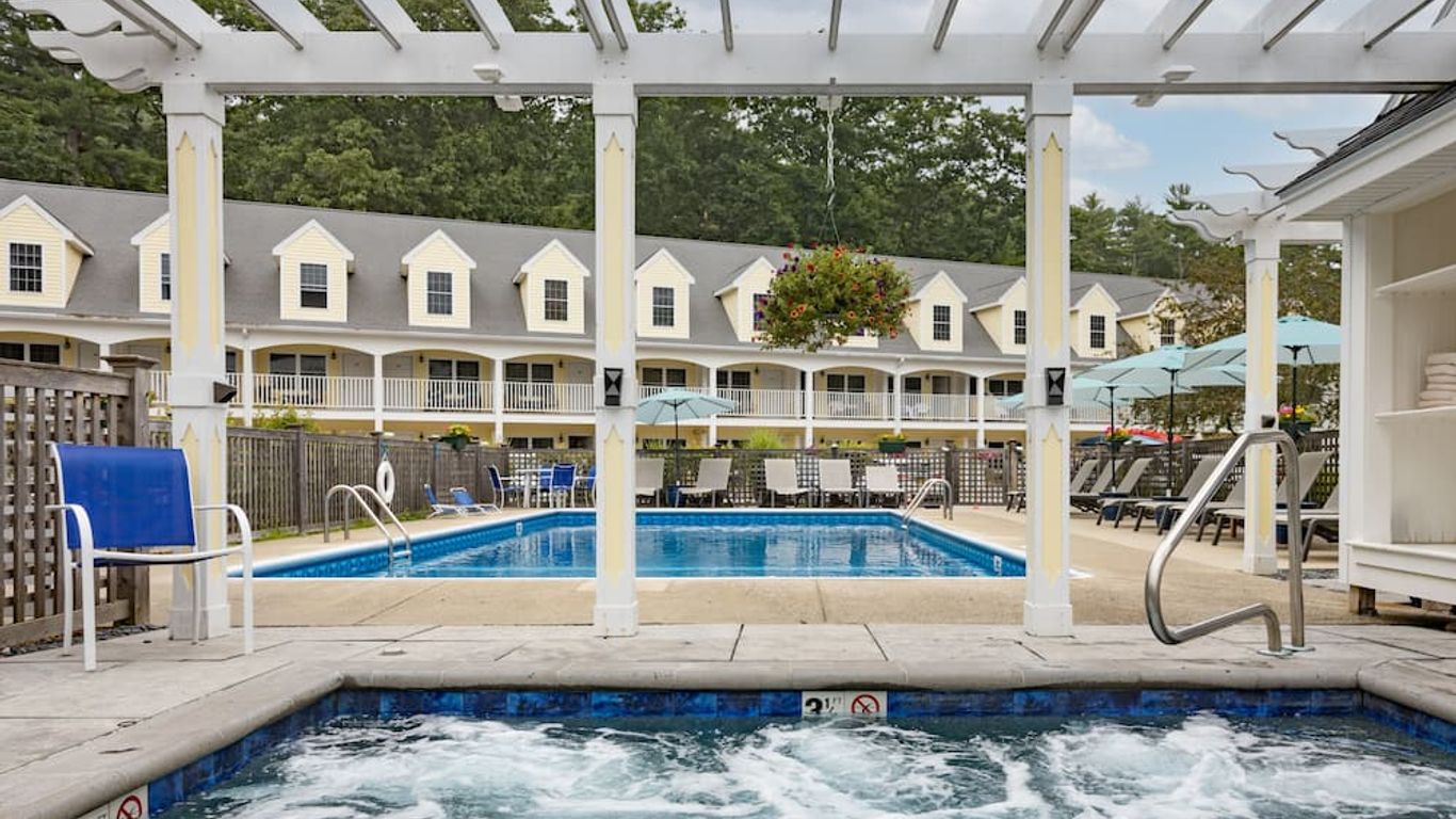 Admiral's Inn Resort