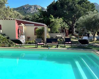 Casa di Floumy - Calvi - Piscine