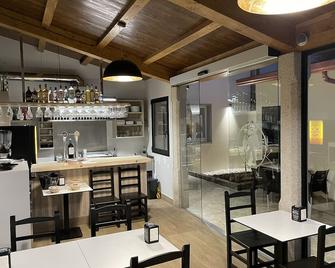 Albergue San Anton - Mellid - Bar