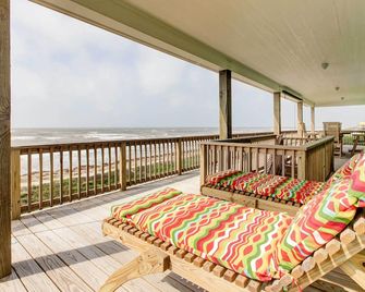 Gulf Access! Group-Friendly Gilchrist Beach House - Gilchrist - Balcón