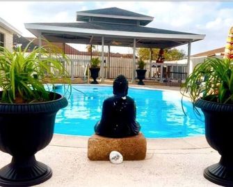 Casa Santa Clara with Swimming Pool near Golf Country Clubs - Brownsville - Pool