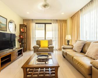 Citismart Luxury Apartments - Pattaya - Oturma odası