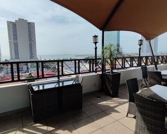 هوتل باهيا سويتس - بنما سيتي (بنما) - شرفة