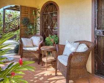 Peaceful Gataway Near Beach with Pool Access - Esterillos - Patio